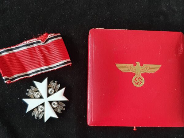Onorificenza tedesca nazista con aquile dell'Ordine dell'Adler